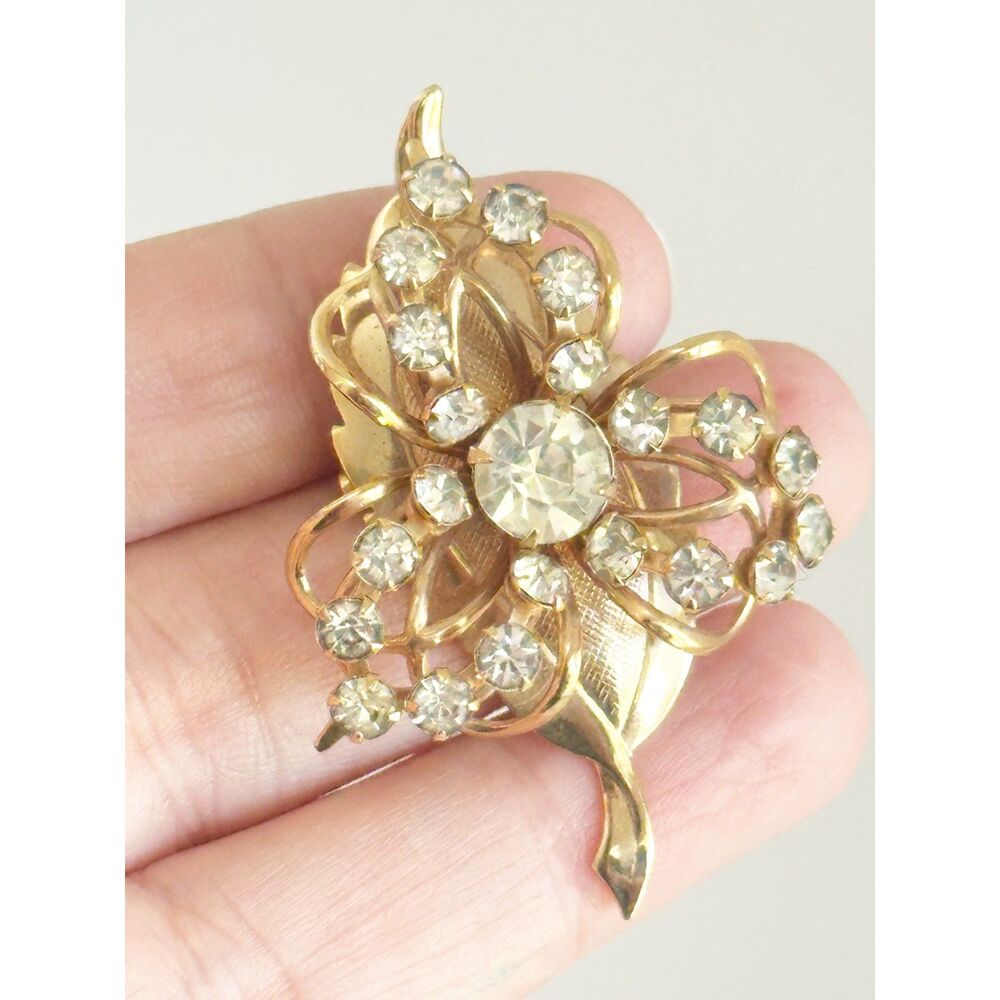 3D Gold Tone Leaf Brooch with Rhinestones